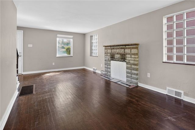 1811 Graham Blvd, Blackridge, PA 15235