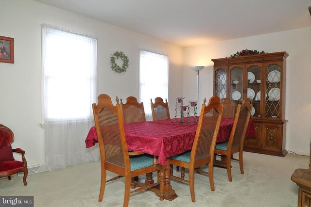 11 DUFFIELD DR, Lititz, PA 17543