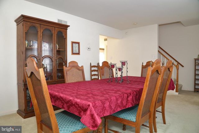 11 DUFFIELD DR, Lititz, PA 17543