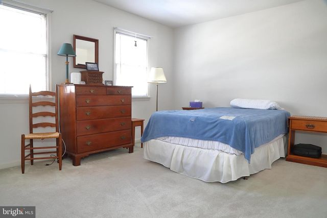 11 DUFFIELD DR, Lititz, PA 17543