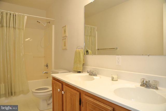 11 DUFFIELD DR, Lititz, PA 17543