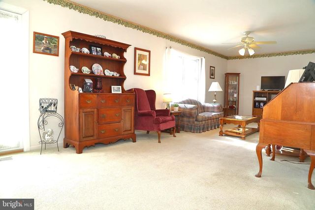 11 DUFFIELD DR, Lititz, PA 17543