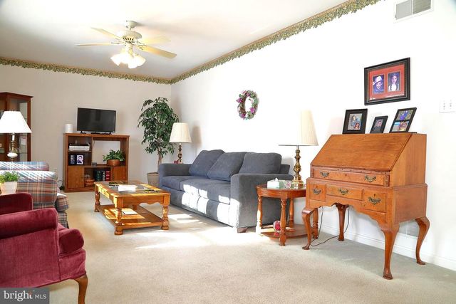 11 DUFFIELD DR, Lititz, PA 17543