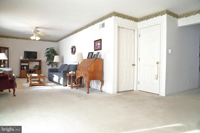 11 DUFFIELD DR, Lititz, PA 17543