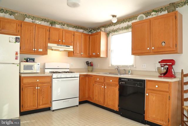 11 DUFFIELD DR, Lititz, PA 17543