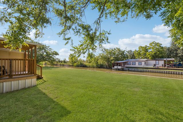 2437 Grapevine Court, Weatherford, TX 76087