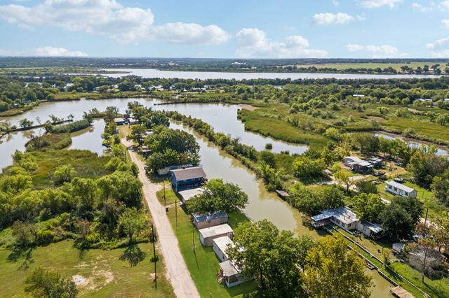 2437 Grapevine Court, Weatherford, TX 76087