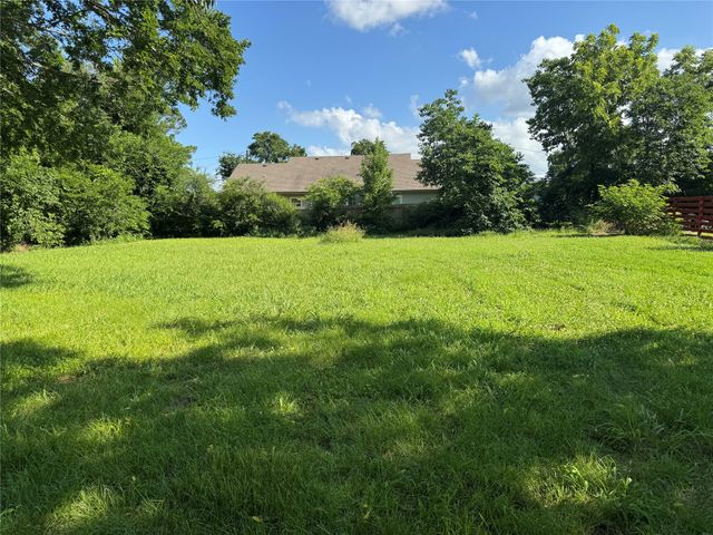 602 Seven Oaks Road, Bonham, TX 75418