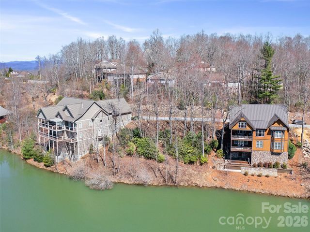 82 Narrows Run Loop, Hendersonville, NC 28791