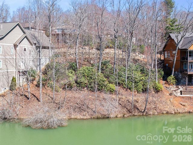 82 Narrows Run Loop, Hendersonville, NC 28791