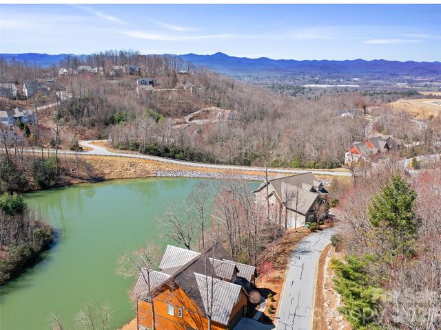 82 Narrows Run Loop, Hendersonville, NC 28791