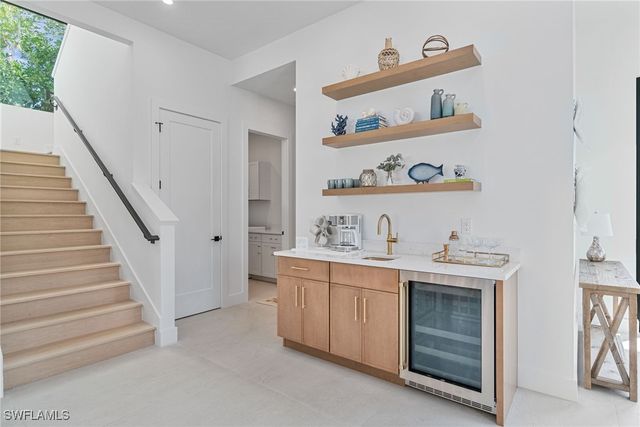 803 96th AVE N, Naples, FL 34108