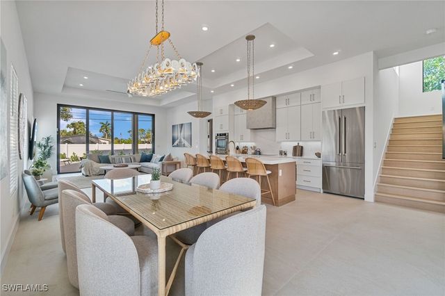 803 96th AVE N, Naples, FL 34108