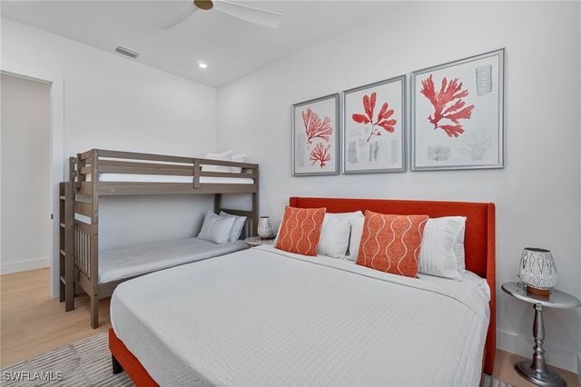 803 96th AVE N, Naples, FL 34108