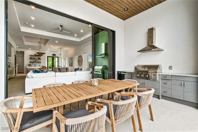 803 96th AVE N, Naples, FL 34108