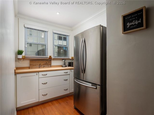 957 Ridgemont Road, Charleston, WV 25314