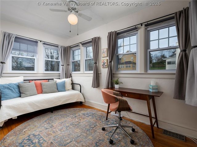 957 Ridgemont Road, Charleston, WV 25314