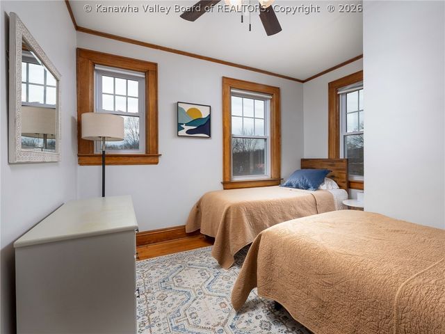 957 Ridgemont Road, Charleston, WV 25314