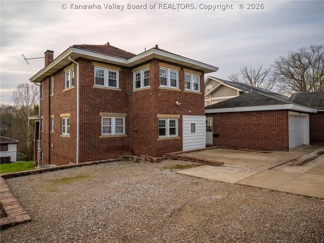 957 Ridgemont Road, Charleston, WV 25314