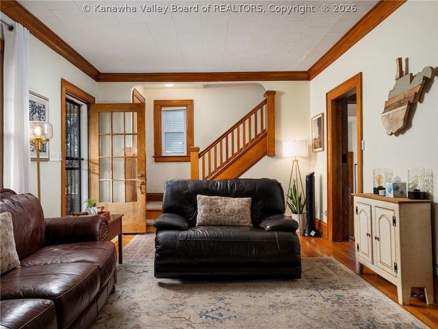 957 Ridgemont Road, Charleston, WV 25314