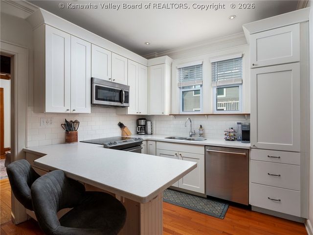 957 Ridgemont Road, Charleston, WV 25314
