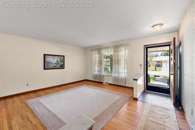 17048 Harbor Hill Drive, Clinton Charter Township, MI 48035