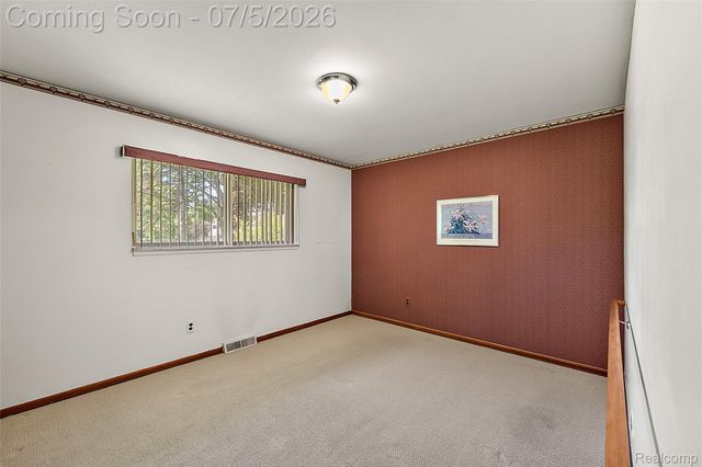 17048 Harbor Hill Drive, Clinton Charter Township, MI 48035