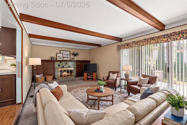 17048 Harbor Hill Drive, Clinton Charter Township, MI 48035