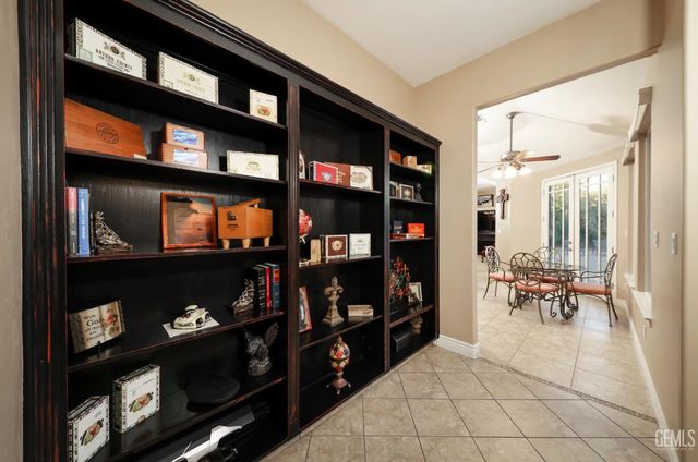 1808 Camborne Court, Bakersfield, CA 93311
