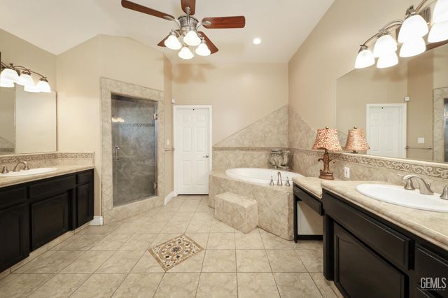 1808 Camborne Court, Bakersfield, CA 93311