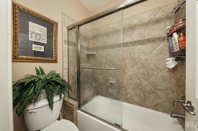 1808 Camborne Court, Bakersfield, CA 93311