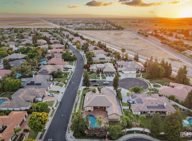 1808 Camborne Court, Bakersfield, CA 93311