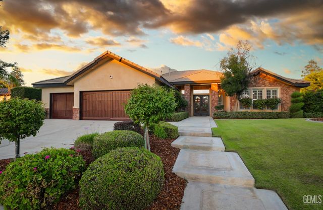 1808 Camborne Court, Bakersfield, CA 93311
