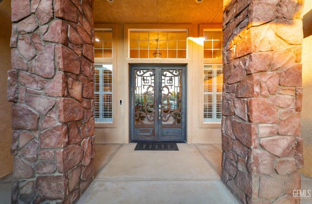 1808 Camborne Court, Bakersfield, CA 93311
