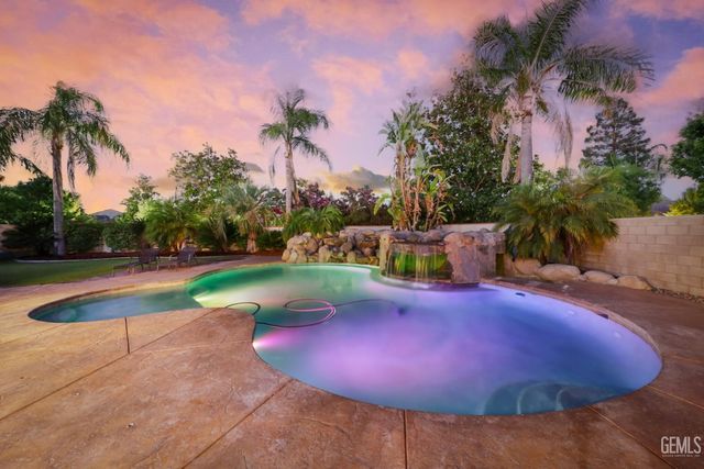 1808 Camborne Court, Bakersfield, CA 93311