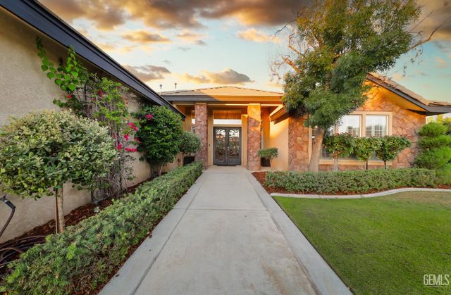 1808 Camborne Court, Bakersfield, CA 93311