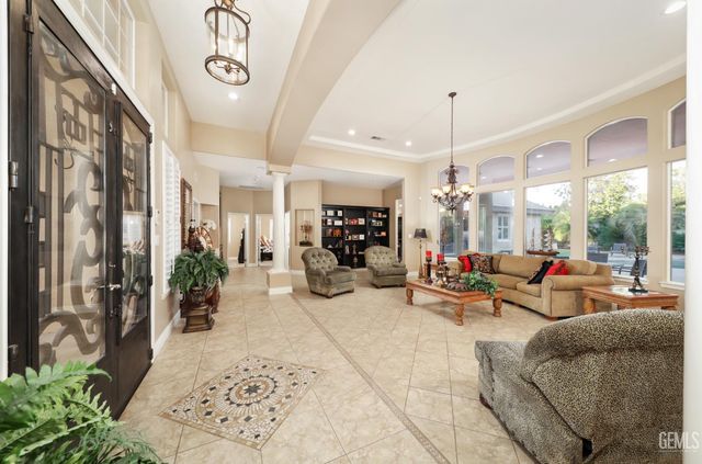 1808 Camborne Court, Bakersfield, CA 93311