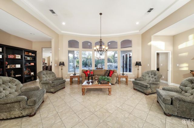 1808 Camborne Court, Bakersfield, CA 93311