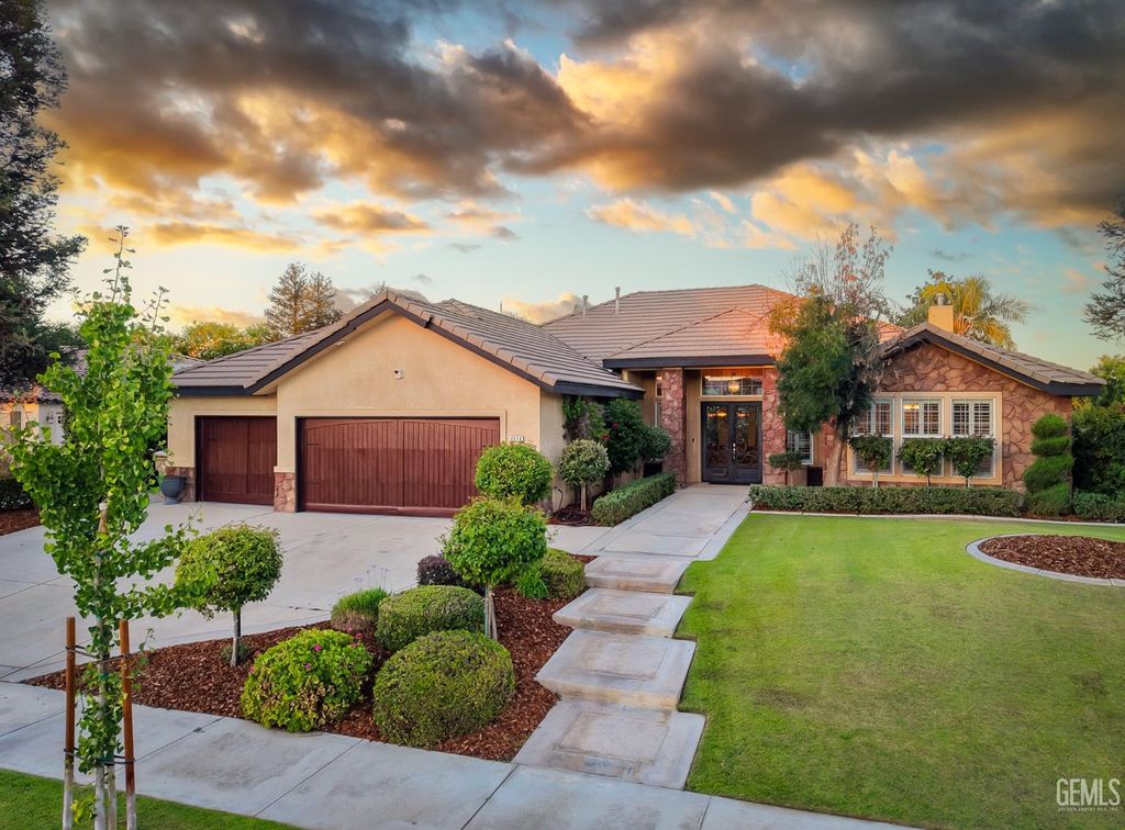 1808 Camborne Court, Bakersfield, CA 93311