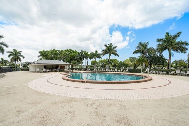 559 N Mansfield N 559, Boca Raton, FL 33434