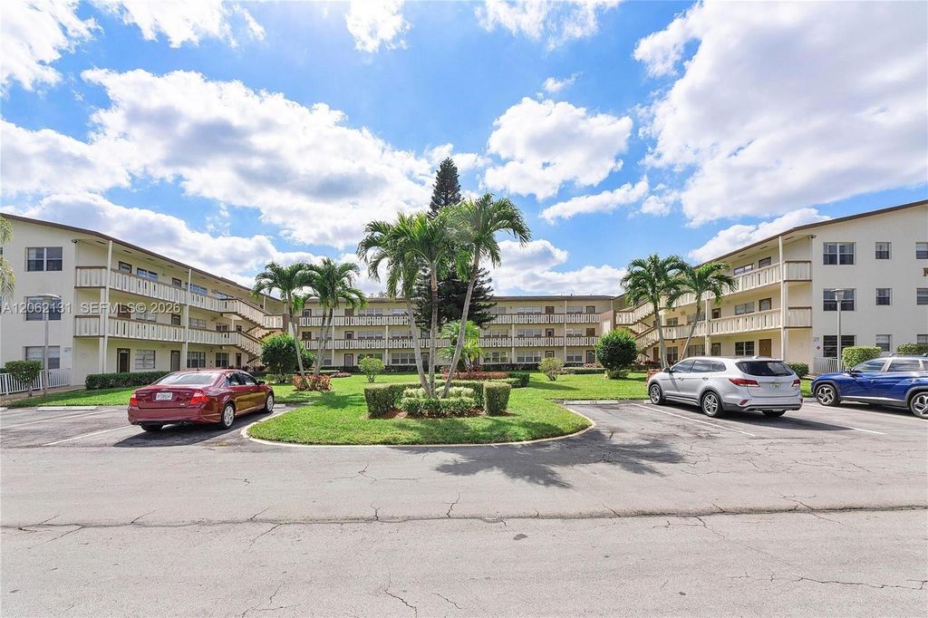 559 N Mansfield N 559, Boca Raton, FL 33434