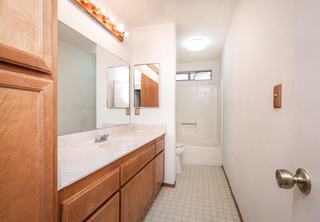 1604 January Dr, Modesto, CA 95358