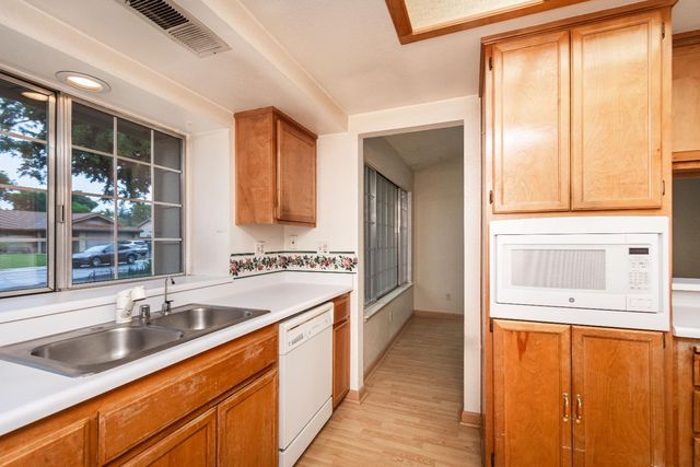 1604 January Dr, Modesto, CA 95358