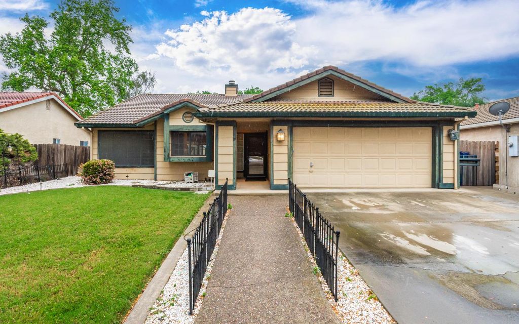 1604 January Dr, Modesto, CA 95358