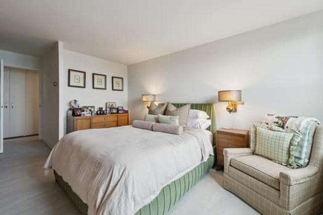 400 E Randolph Street 2417, Chicago, IL 60601