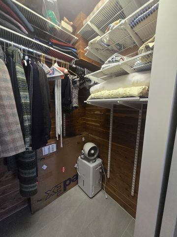 400 E Randolph Street 2417, Chicago, IL 60601