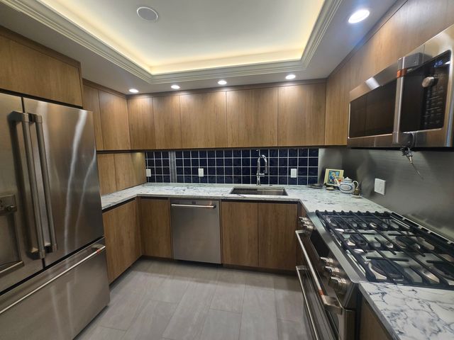 400 E Randolph Street 2417, Chicago, IL 60601