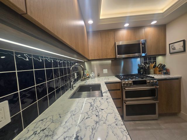 400 E Randolph Street 2417, Chicago, IL 60601