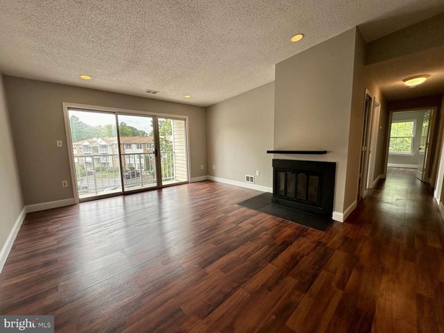 70 MULBERRY CT, Trenton, NJ 08619