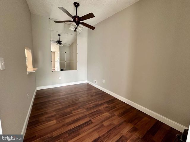 70 MULBERRY CT, Trenton, NJ 08619